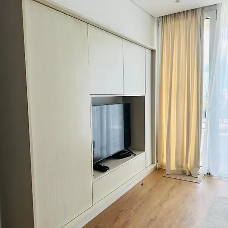Madalin Seaside Apartment Vlore Exterior photo